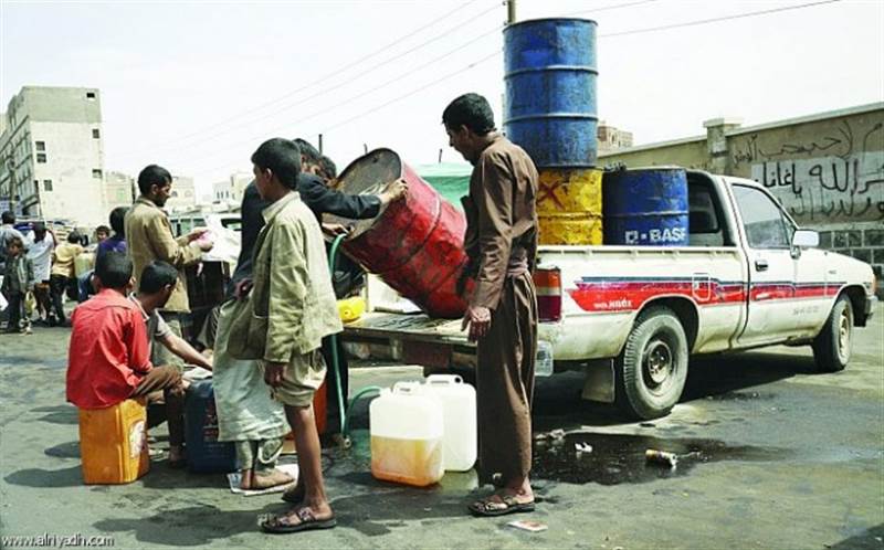 مسلحون حوثيون يقتلون 2 من بائعي المشتقات النفطية في صنعاء