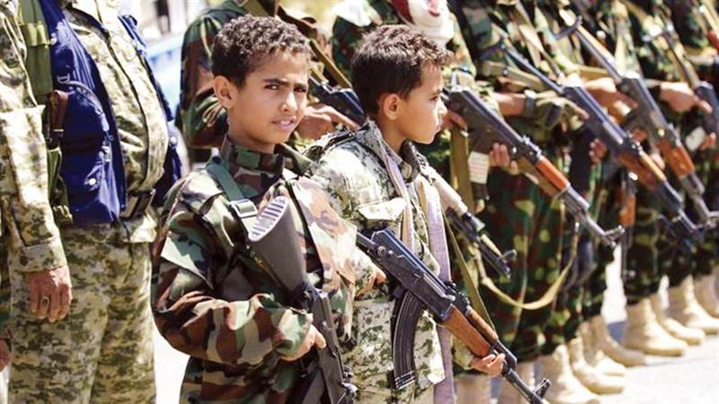 تقرير حقوقي: مليشيات الحوثي جندت أكثر من 10 آلاف طفل إجباريا وزجّت بهم في الجبهات