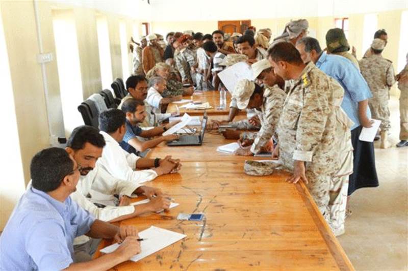 Taiz’de asker maaşlarının ödenmesine başlandı