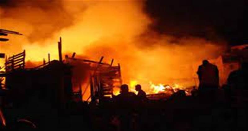 مقتل وإصابة العشرات جراء حريق داخل مركز احتجاز بصنعاء