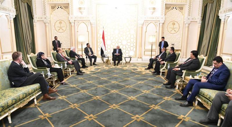 رئيس الجمهورية: حريصون على السلام ولن نقبل باستنساخ التجربة الإيرانية في اليمن