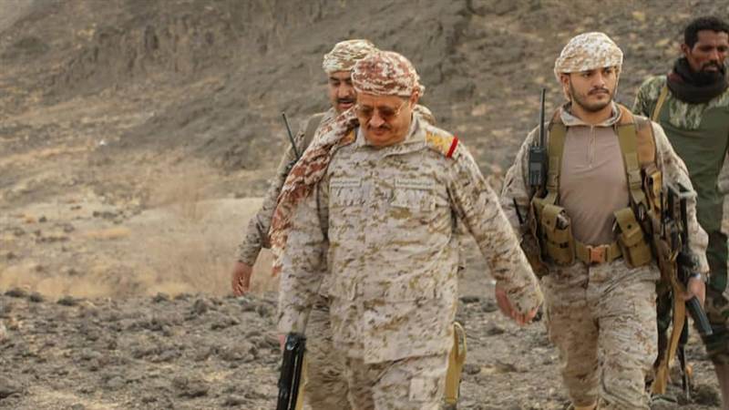 وزير الدفاع: الشعب اليمني وجيشه ومقاومته لن يقبلوا بتحويل اليمن إلى مستعمرة ايرانية