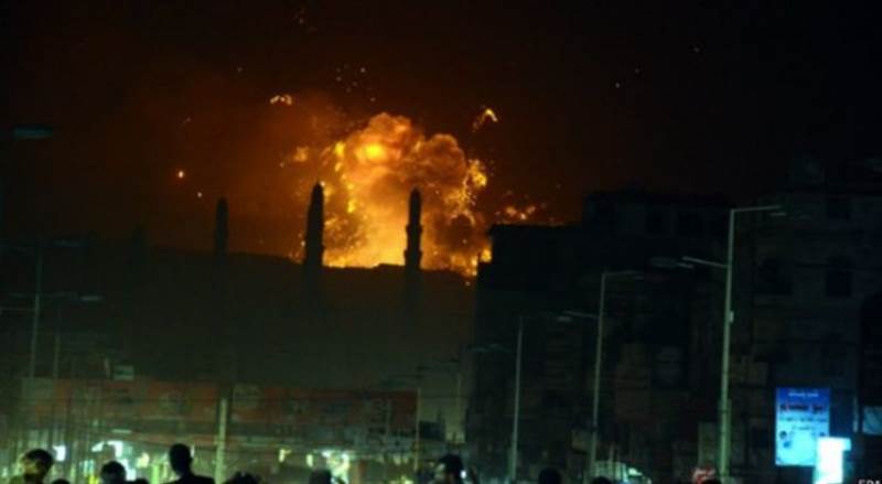 Yemen’in başkenti Sana’da Husilerin silah depoları patladı