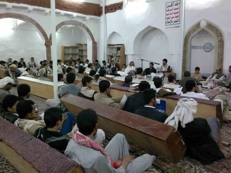 مليشيات الحوثي تمنع صلاة التراويح وتحوّل المساجد إلى مقاهي ومجالس للقات