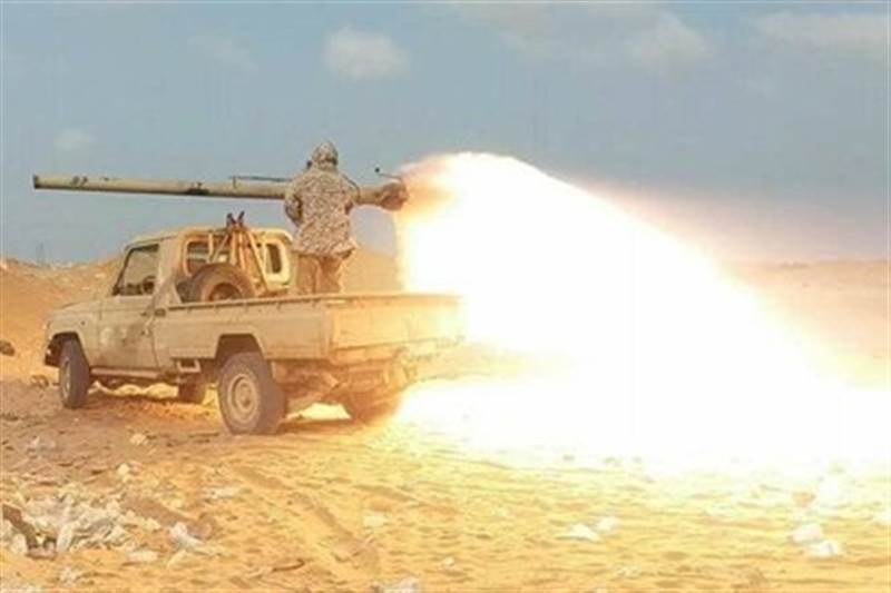 مدفعية الجيش تستهدف تجمعات حوثية غربي مأرب