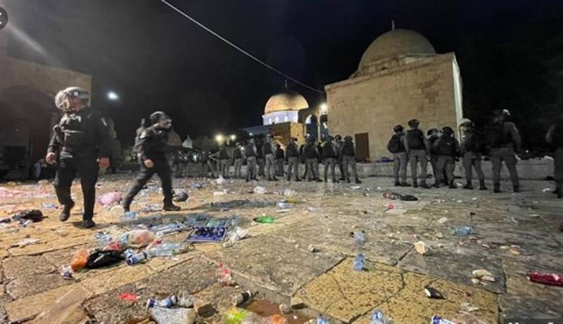 İsrail polisinden, Mescid-i Aksa'ya hain saldırı