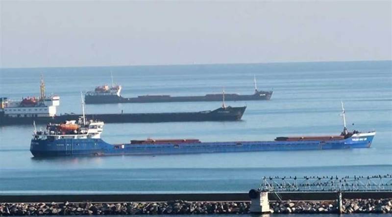 Hükümet izin verdi, 2 petrol gemisi Hudeyde Limanı’na ulaştı
