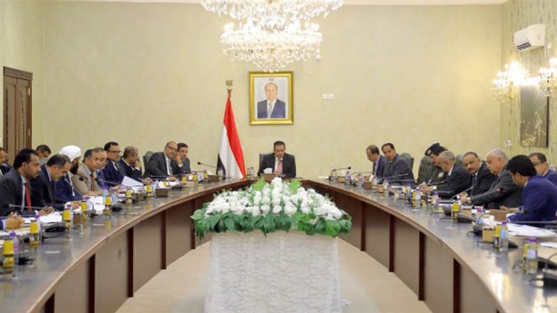 دعوات لحل الحكومة اليمنية بسبب تقاعسها في حماية السيادة