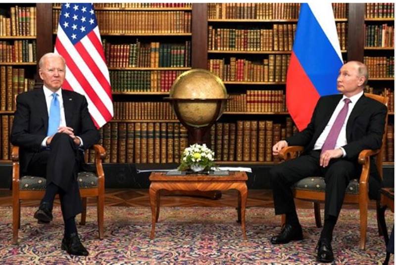 Dünyanın yakından izlediği ABD ve Rus liderlerin görüşmesi  başladı