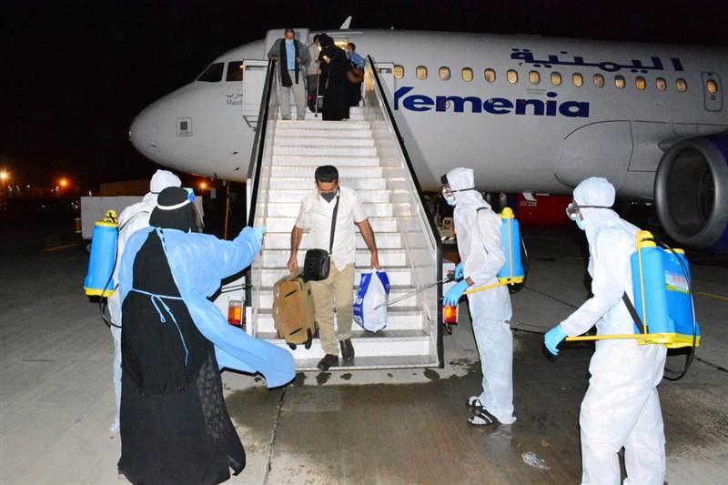 وصول الدفعة الأولى من المواطنين اليمنيين العالقين في الهند إلى عدن