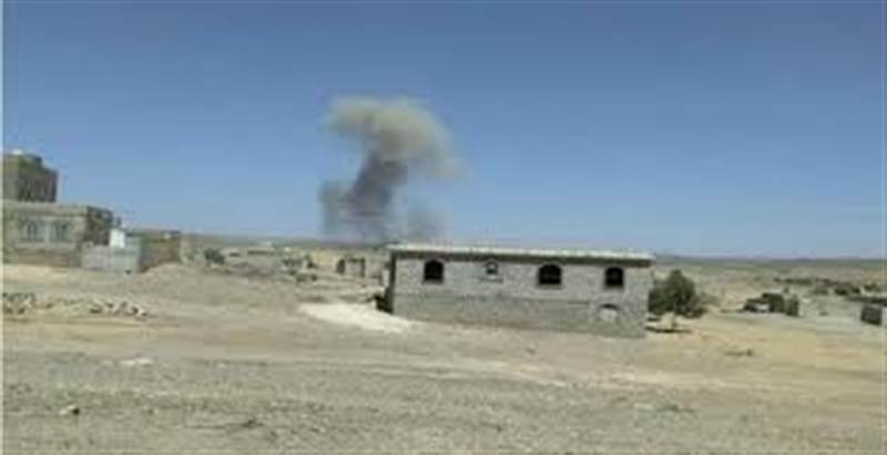 قصف جديد يستهدف معسكرا للشرعية في أبين