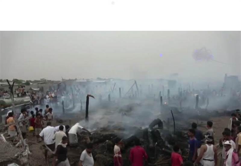 Hudeyde’de yerlerinden edilenlerin kampında yangın
