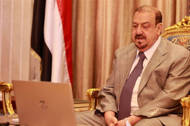 تصرف غير لائق للبركاني يثير موجة سخط واسعة في وسائل التواصل الاجتماعي(شاهد)