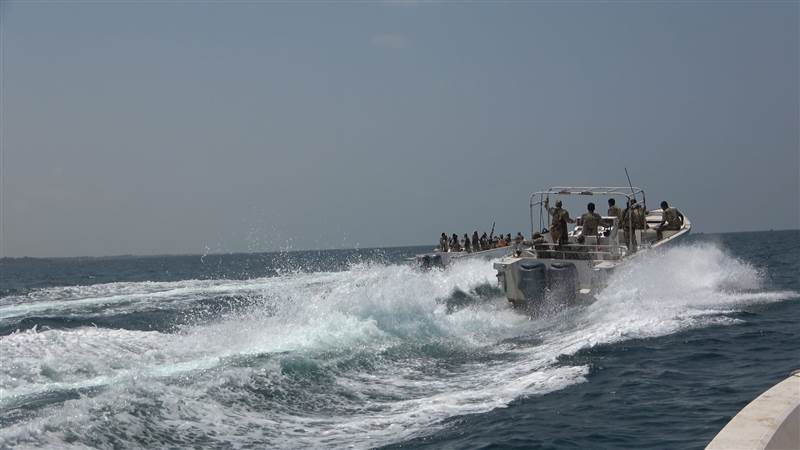 زوارق حربية ارتيرية تختطف 20 صيادا يمنيا قبالة جزيرة حُنيش