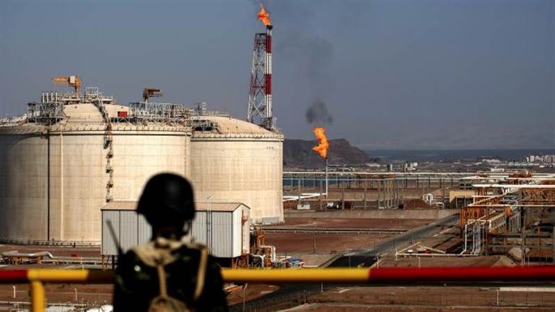 صحيفة: تحركات مكثفة لتأهيل منشآت الغاز للتصدير وسط تفهم سعودي