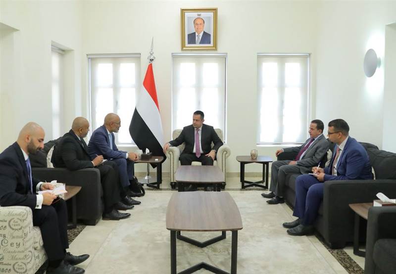 رئيس الوزراء: هجوم الحوثي الارهابي على ميناء المخا امتداد لتدميرها الممنهج للبنية التحتية