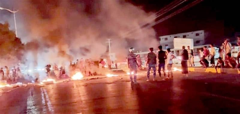 احتجاجات في عدن وحضرموت وسقطرى للمطالبة برحيل مليشيات الانتقالي وتوفير الخدمات