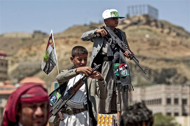 الحكومة اليمنية: مقتل ألفي طفل زجت بهم المليشيات الانقلابية في معارك مأرب