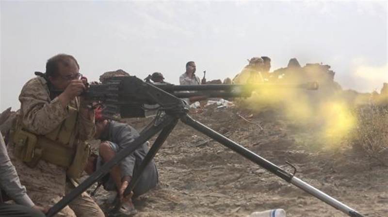 قوات الجيش تجبر مليشيات الحوثي على الفرار وتكبدها خسائر فادحة جنوب مأرب