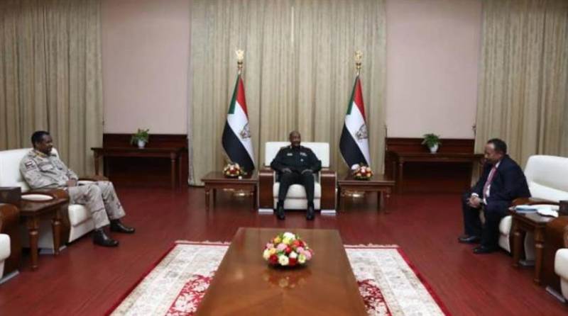 اتفاق سياسي يعيد حمدوك إلى رئاسة الوزراء في السودان