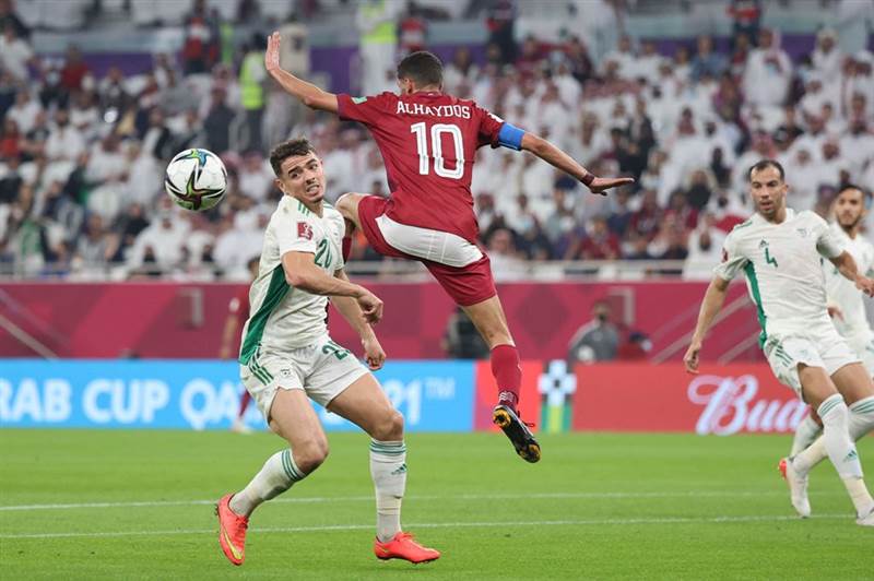 الجزائر تتأهل إلى نهائي كأس العرب بفوز قاتل على قطر