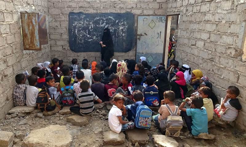 مأساة التعليم في اليمن.. صورة تلخص الكارثة لواقع جيل بكامله
