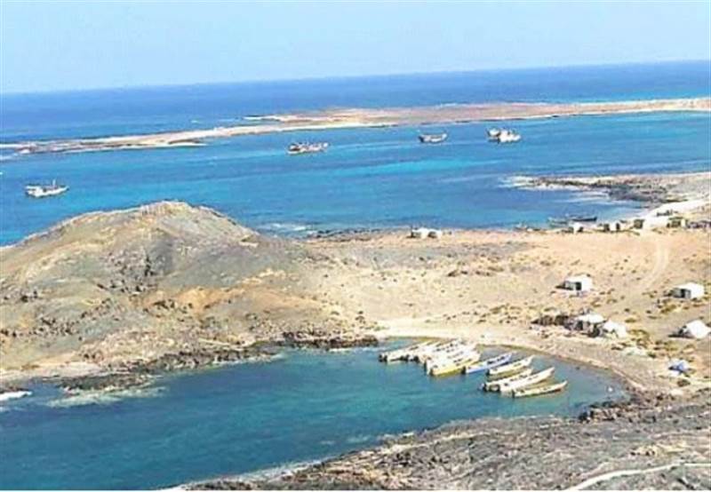 الإمارات تواصل انتهاك السيادة اليمنية وتستحدث منشآت عسكرية في جزيرة " عبد الكوري"