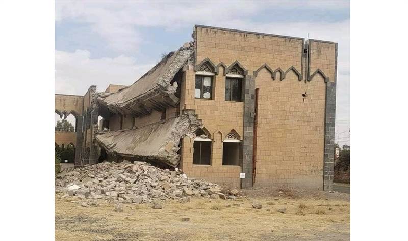 بعد نهب الحوثيون مخصصات الصيانة.. انهيار جزئي لمبنى كلية الآداب بمحافظة ذمار
