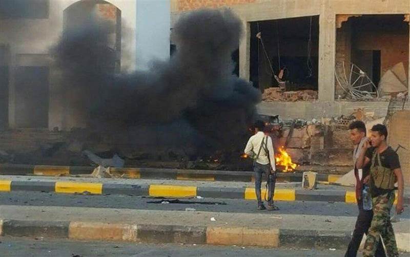 سقوط إصابات جراء انفجار استهدف طقما عسكريا في عدن