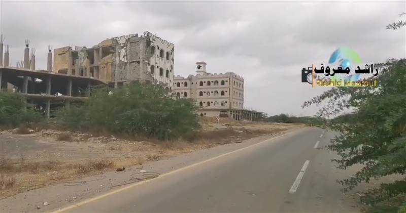 إعلامي عسكري بالمنطقة العسكرية الخامسة يكشف اليوم السبت حقيقة انسحاب الجيش من داخل مدينة حرض (فيديو)