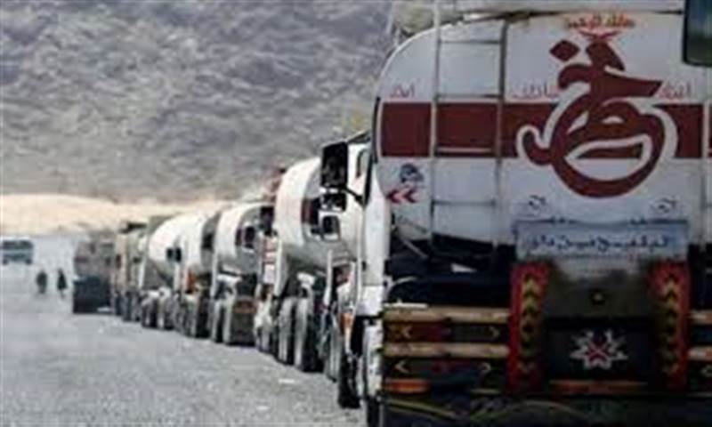مليشيات الحوثي تحتجز مئات الناقلات وتمنع دخول المشتقات النفطية للجوف