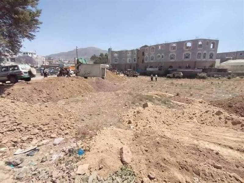 في واحدة من أكبر عمليات النهب.. مليشيا الحوثي تسطو على أرضية قيمتها أكثر من 5 مليار ريال في إب