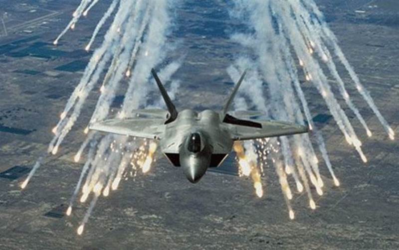 Arap Koalisyonu Yemen’de Husilere yönelik 14 hava saldırısı düzenledi