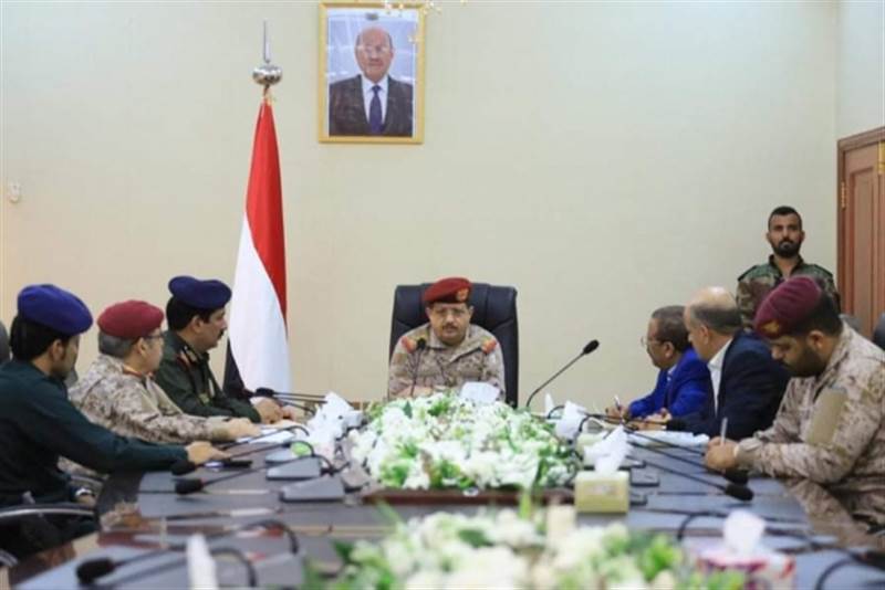 وزير الدفاع "المقدشي" يرأس اجتماعا للجنة الأمنية في عدن