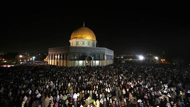 رغم التشديدات الإسرائيلية..250 ألف مصلٍ يحيون ليلة القدر في المسجد الأقصى
