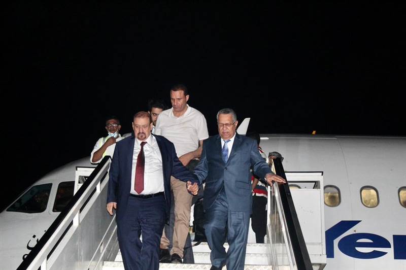 رئيسا مجلسي النواب والشورى يعودان إلى العاصمة المؤقتة عدن‬