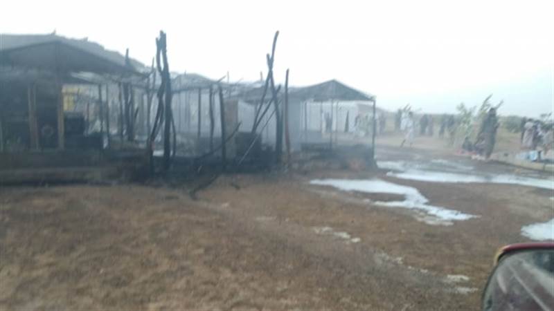 هو الثاني خلال شهر.. حريق يلتهم أحد مخيمات النازحين بمحافظة مأرب