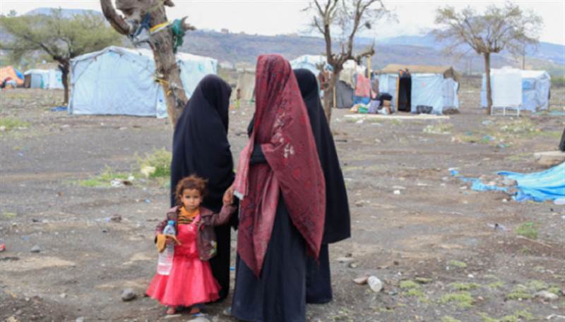 الأمم المتحدة: 77% من النازحين اليمنيين نساء وأطفال