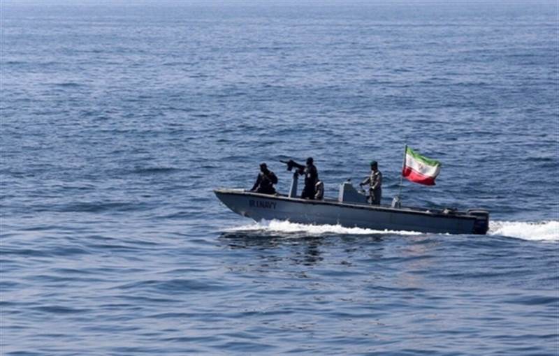 على متنها 5 إيرانيين.. ضبط سفينة حاولت انزال مواد مخدرة في ساحل حوف بالمهرة