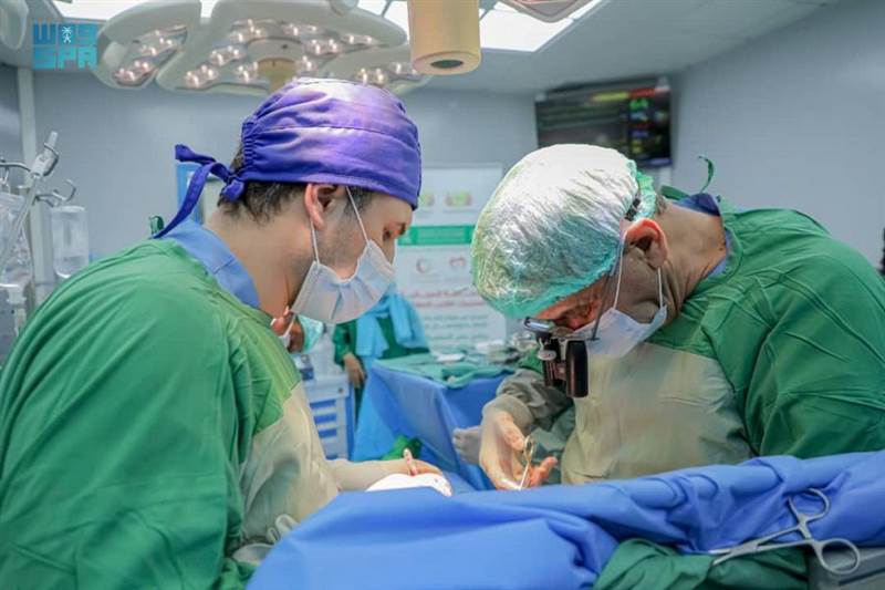 اغاثي سلمان يختتم المشروع الطبي التطوعي الثاني عشر لجراحة القلب المفتوح للبالغين في المكلا