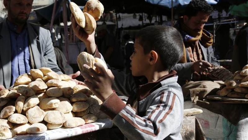 مع دخول الأزمة الغذائية في اليمن مرحلة صعبة.. سباق مع الزمن لتأمين مخزون غذائي لليمن