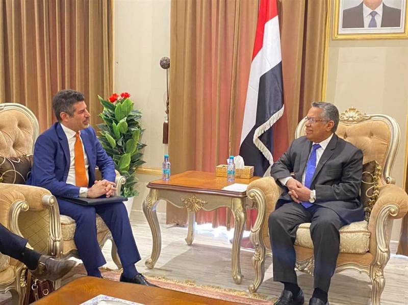رئيس مجلس الشورى الدكتور "بن دغر" يلتقي السفير الامريكي لدى اليمن