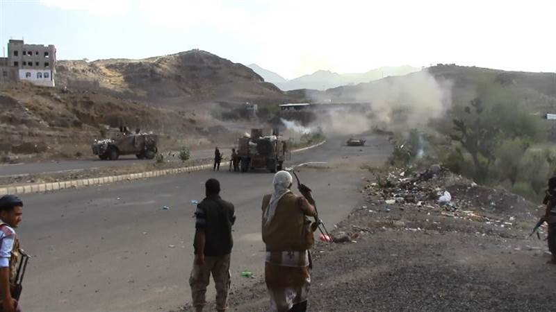 معارك طاحنة بين قوات الجيش الوطني ومليشيات الحوثي في جبهات تعز