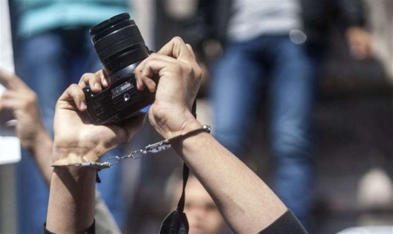 خلال النصف الأول من العام الجاري.. نقابة الصحفيين توثق 50 انتهاكاً طالت طاع الاعلام في اليمن