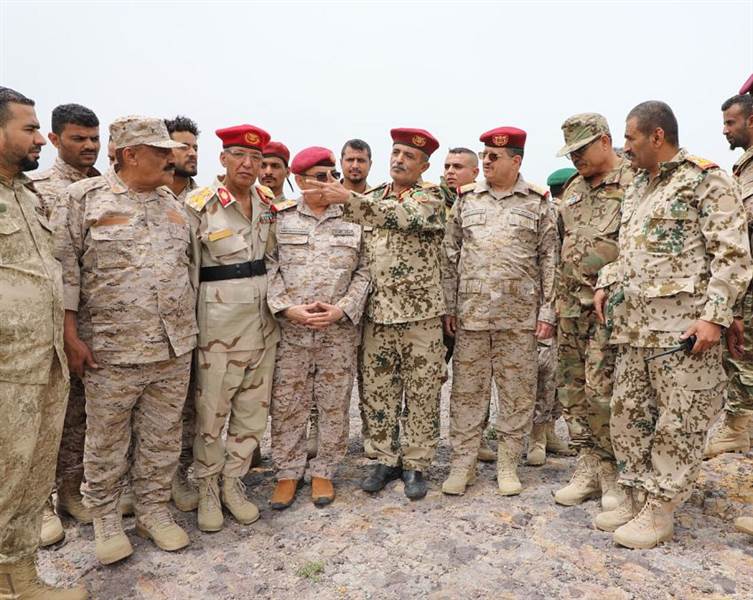 قيادة الجيش توجه الوحدات العسكرية برفع الجهازية لمواجهة خروقات الحوثي ومكافحة الإرهاب