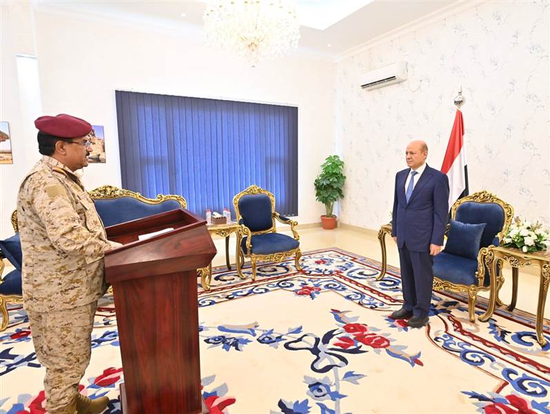 وزراء الدفاع والنفط والكهرباء يؤدون اليمين الدستورية امام رئيس المجلس الرئاسي