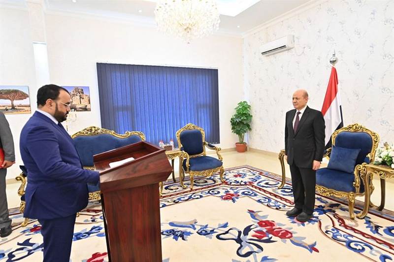 وزير الاشغال والسفير السنيني يؤديان اليمين الدستورية