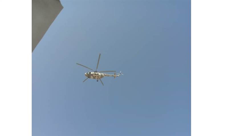 شاهد بالفيديو.. تحليق طائرات مروحية في سماء صنعاء