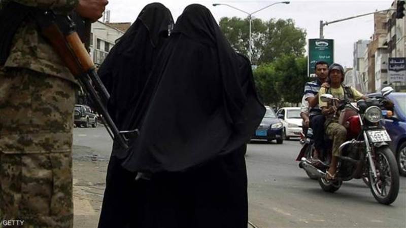 دعت لفك الحصار عن تعز.. منظمة حقوقية: مليشيات الحوثي تختطف 1700 امرأة منذ انقلابها على الدولة