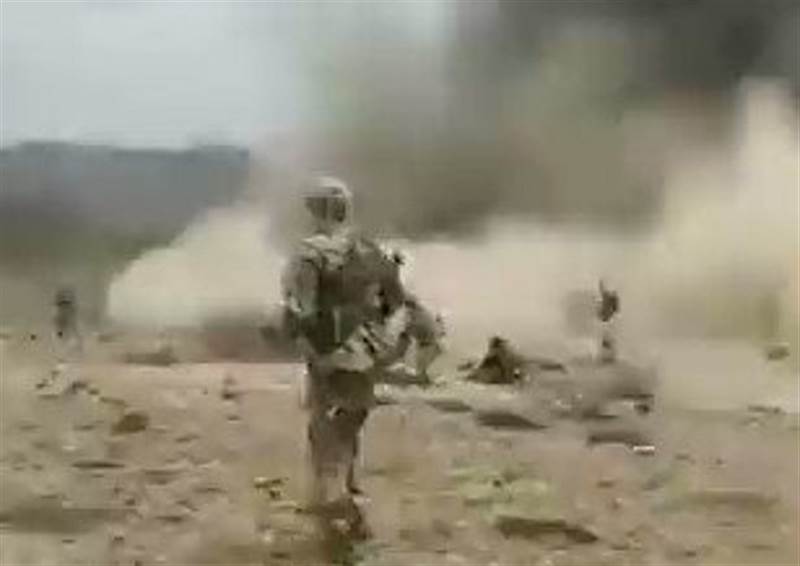 تسريب فيديو يظهر لحظة استهداف الطيران الاماراتي لقوات الانتقالي في وادي عومران بمحافظة أبين